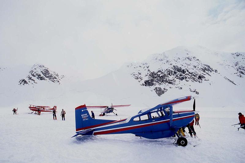094 Mt McKinley May 1987 K Glacier Airport.jpg